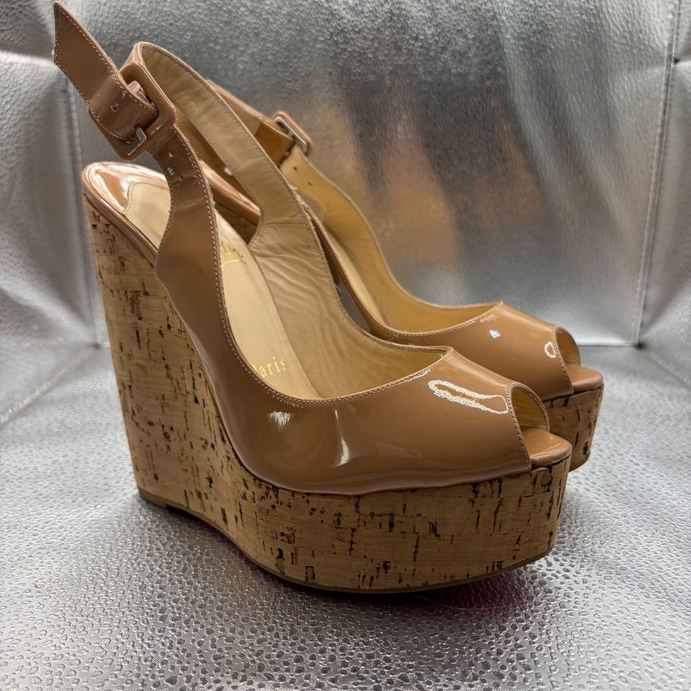Size EU 35.5 Christian Louboutin Une Plume Beige Nude Wedge Slingback Sandals